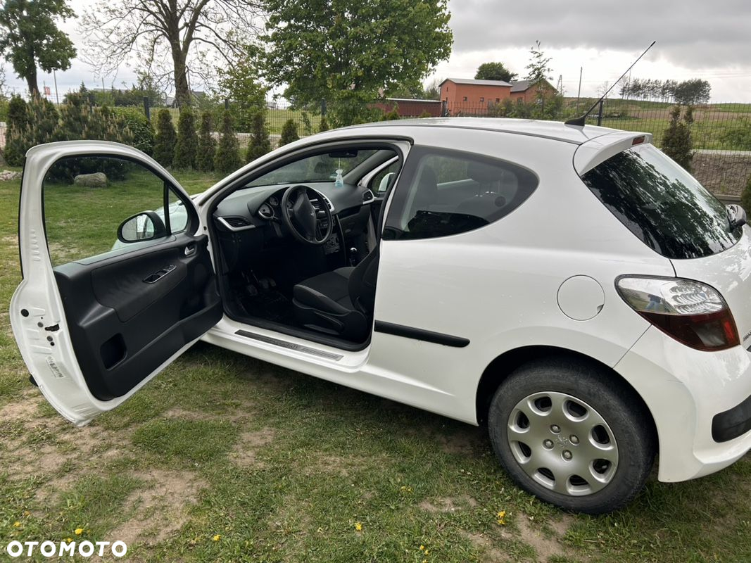 Peugeot 207 1.4 16V Trendy - 4