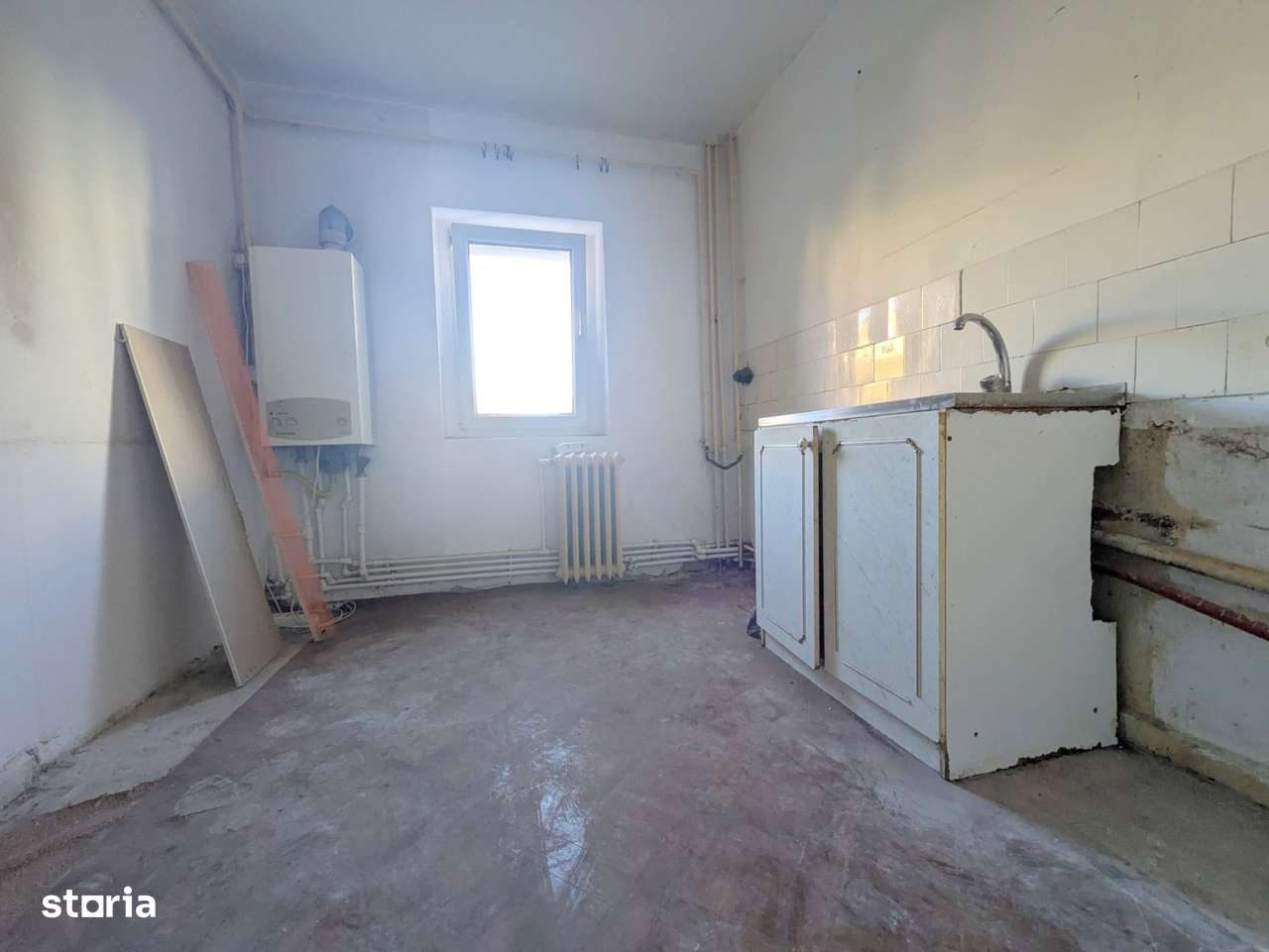 Str Carpati - Piata Sud, Apartament 3 camere, etaj 2/4, bucatarie mare-4