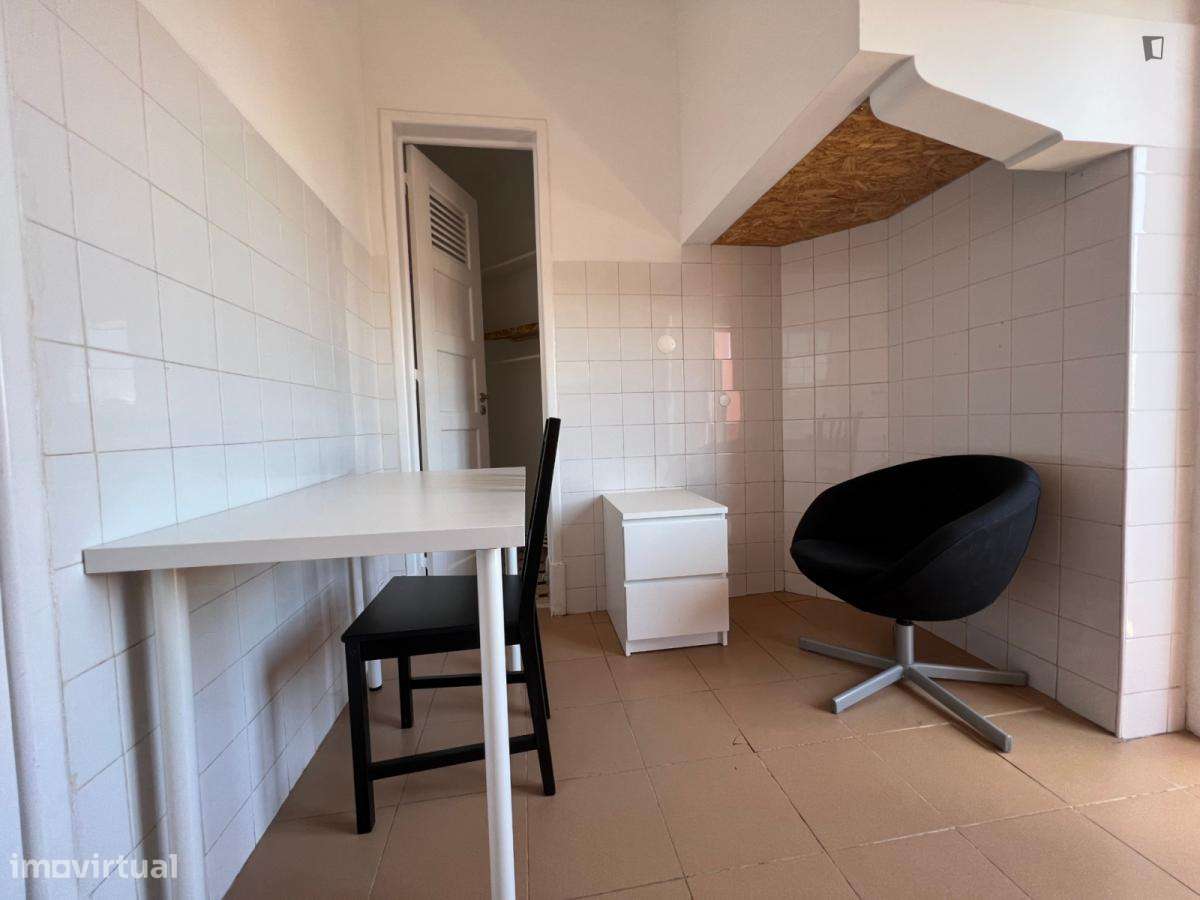 Quarto - localizado em Olaias Lisbon - Grande imagem: 5/10