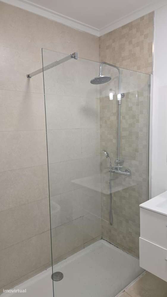 T2 renovado com ar condicionado e elevador - Grande imagem: 4/11