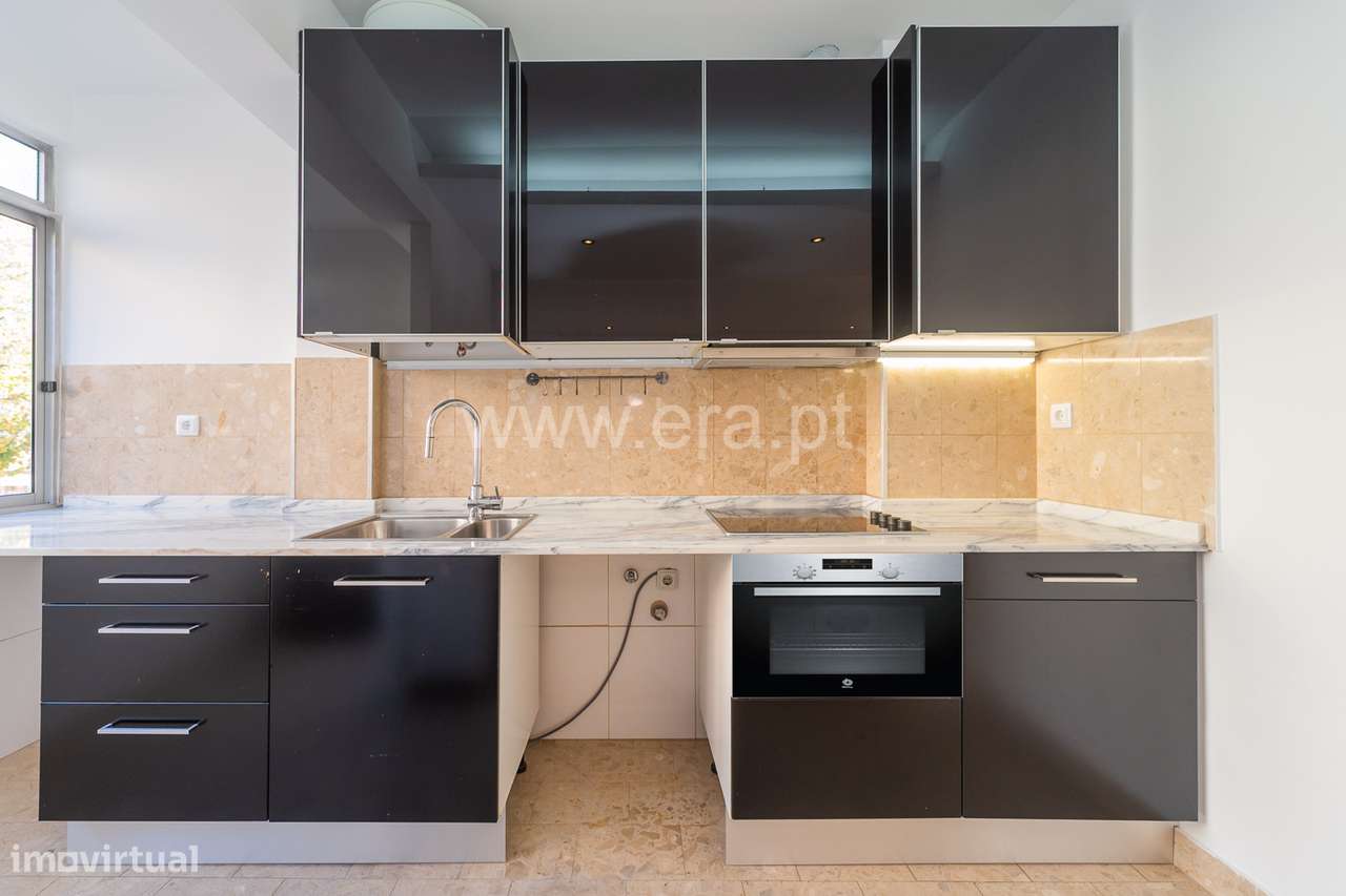 T2 Totalmente Remodelado a 5 Minutos do Metro — Odivelas - Grande imagem: 2/30