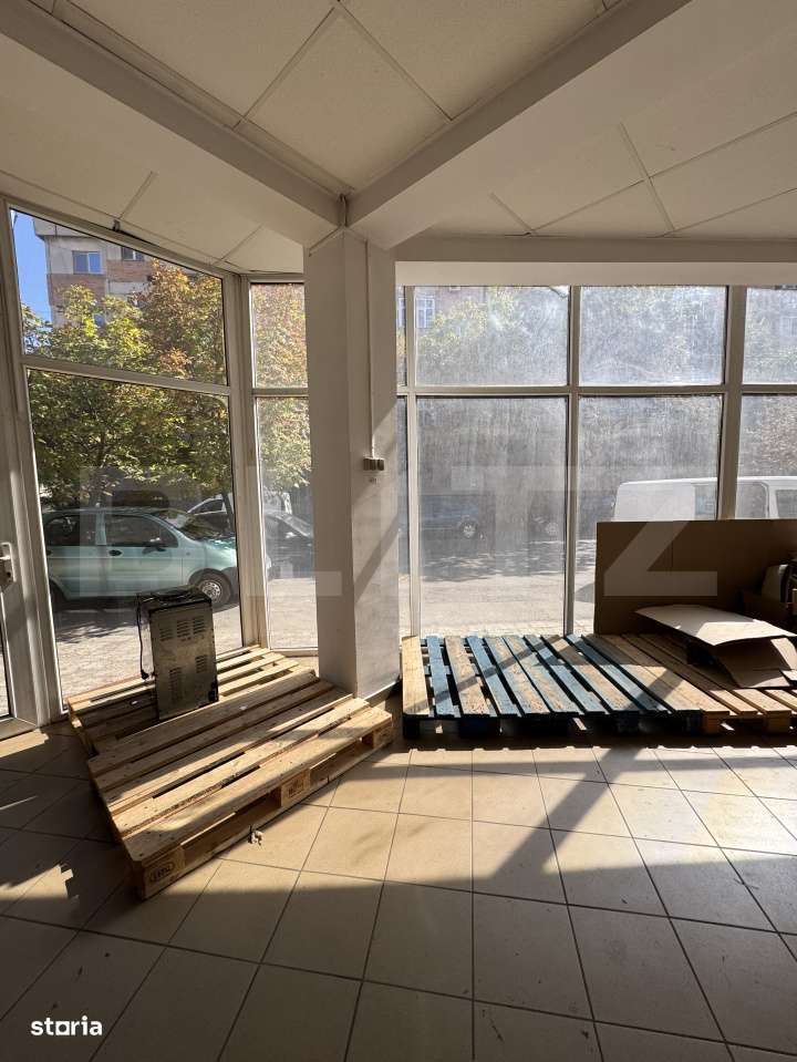 Spatiu comercial 121 mp, vitrina, 1 Mai - Imagine principală: 3/12