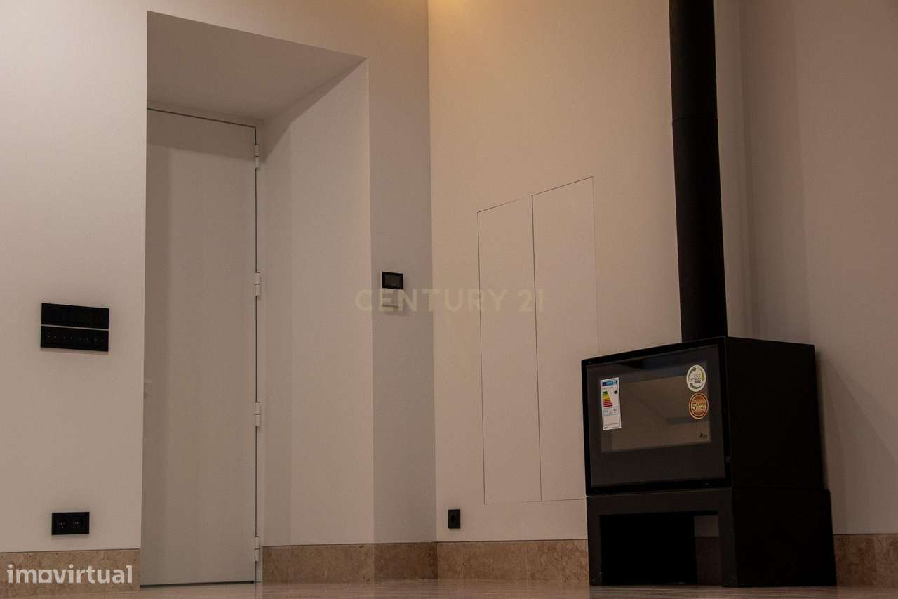 MORADIA T3 NO CORAÇÃO DE MAFRA – ESPAÇO, LUZ E SOFISTICAÇÃO-11