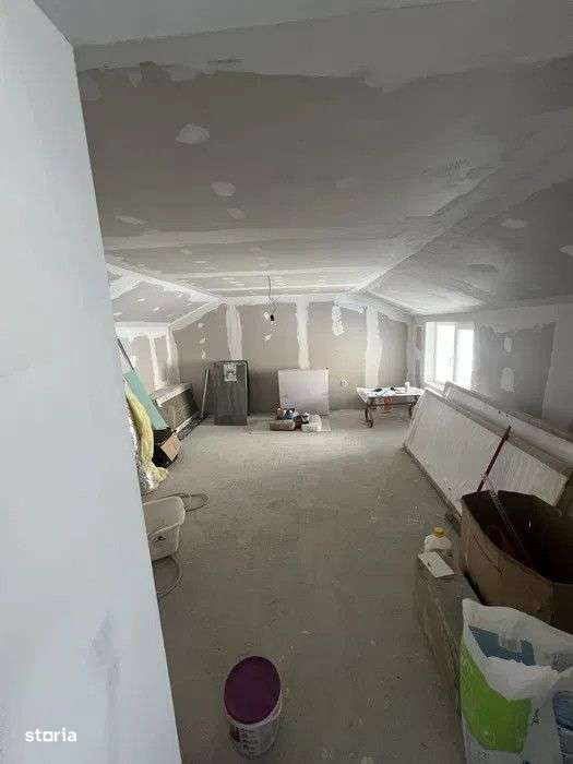 Garsoniera, 27 mp Busteni - Imagine principală: 3/4