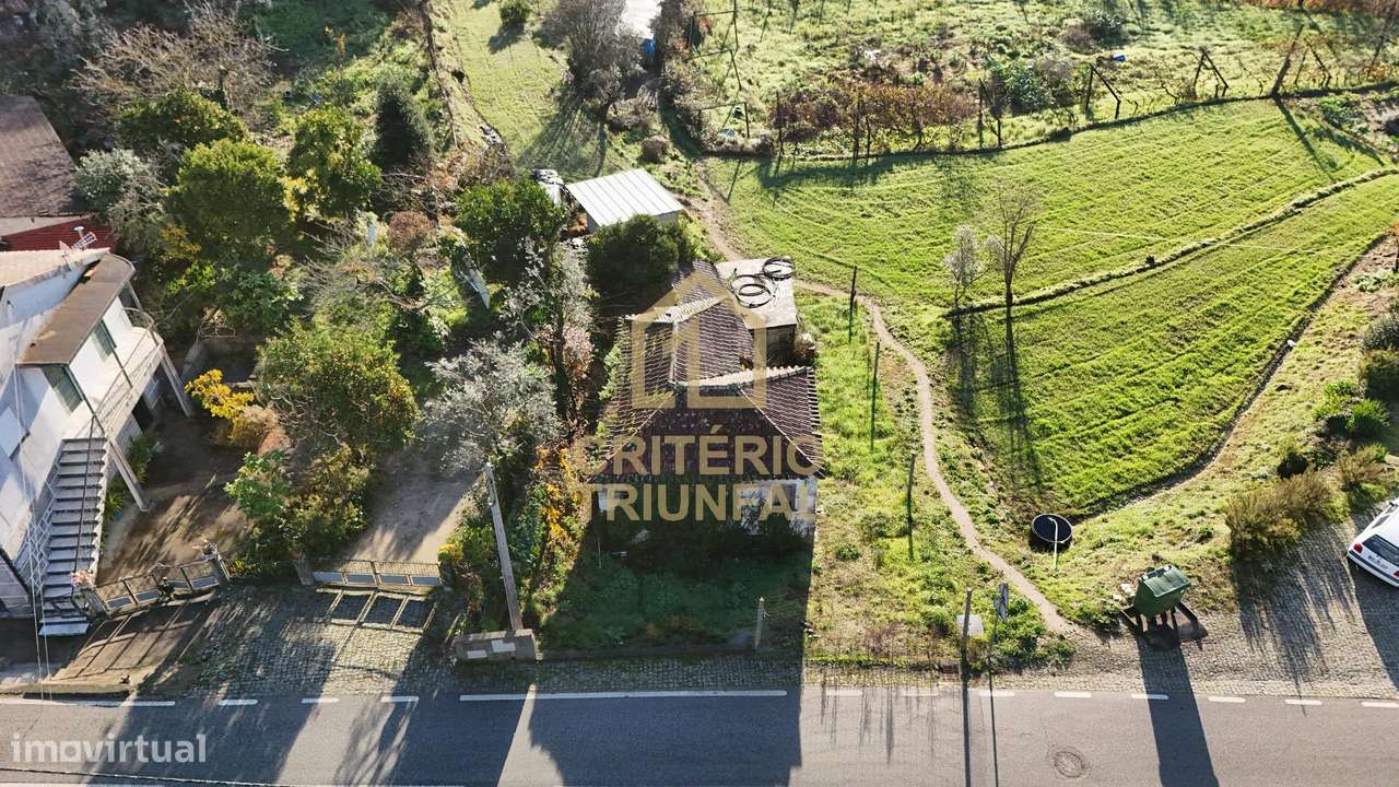 Moradia para Restaurar em Mancelos-13