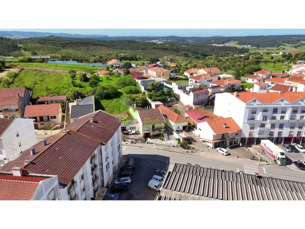 Moradia T3, com Terreno de 1080 m2, no Centro da Vila do Cadaval, c...-50
