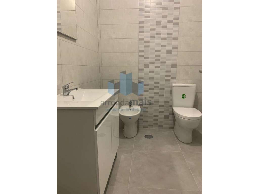 Arrenda-se T3 totalmente renovado em Vale das Flores, Coimbra - Grande imagem: 5/12