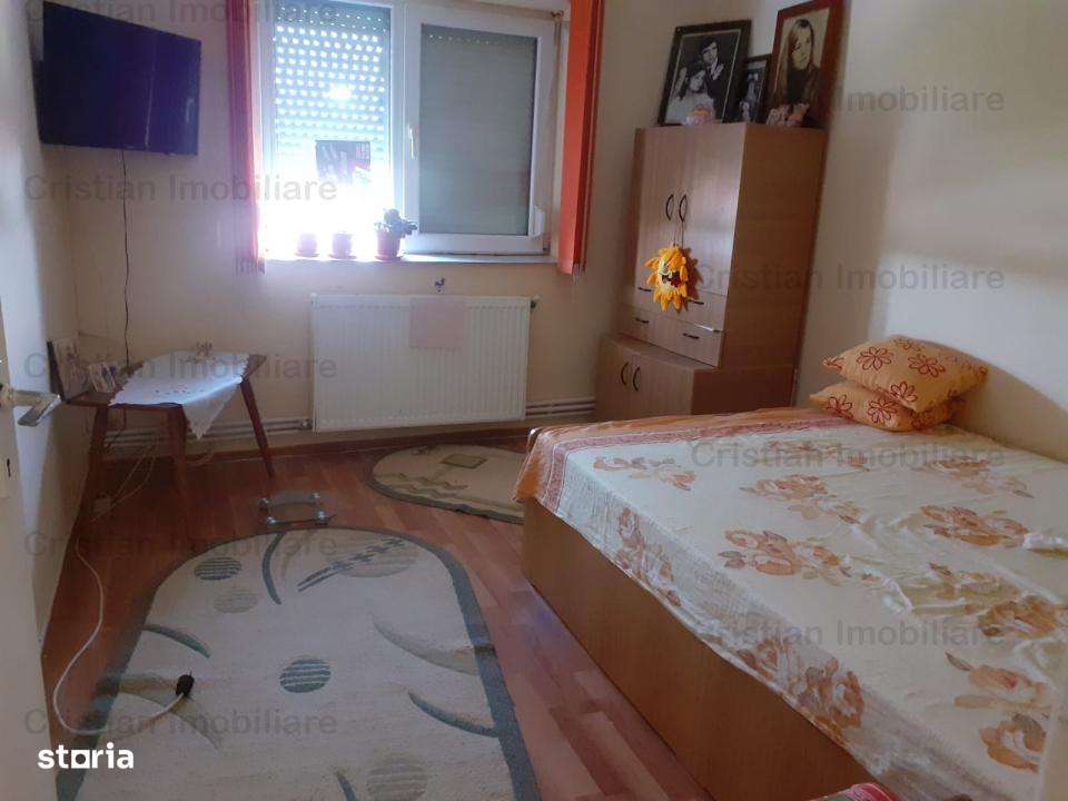 3 cam 70mp etaj 3 Confort 1 decomandat  Buzaului - Imagine principală: 2/6