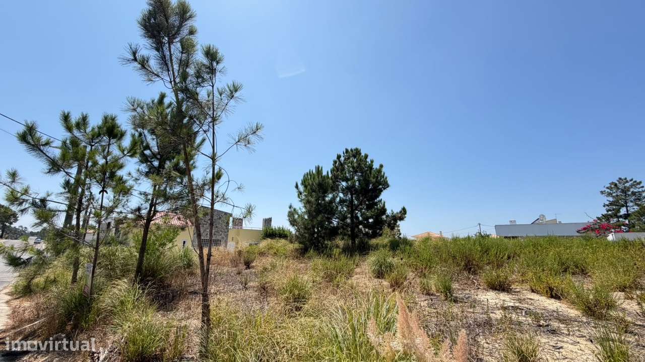 Terreno Urbano para Construção de Moradia em Marisol, Amora-5