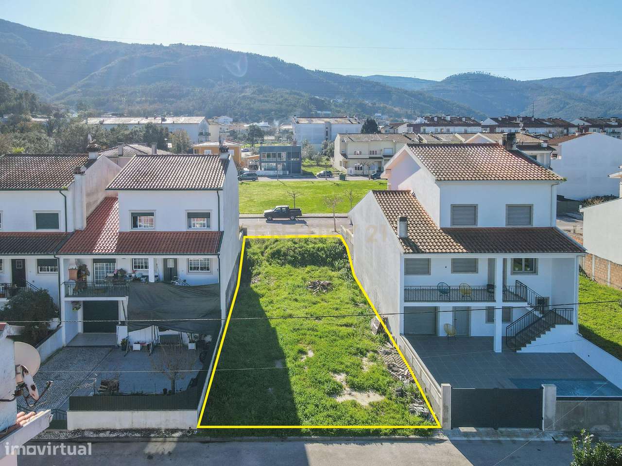 Terreno p/Construção de Moradia - Grande imagem: 2/9