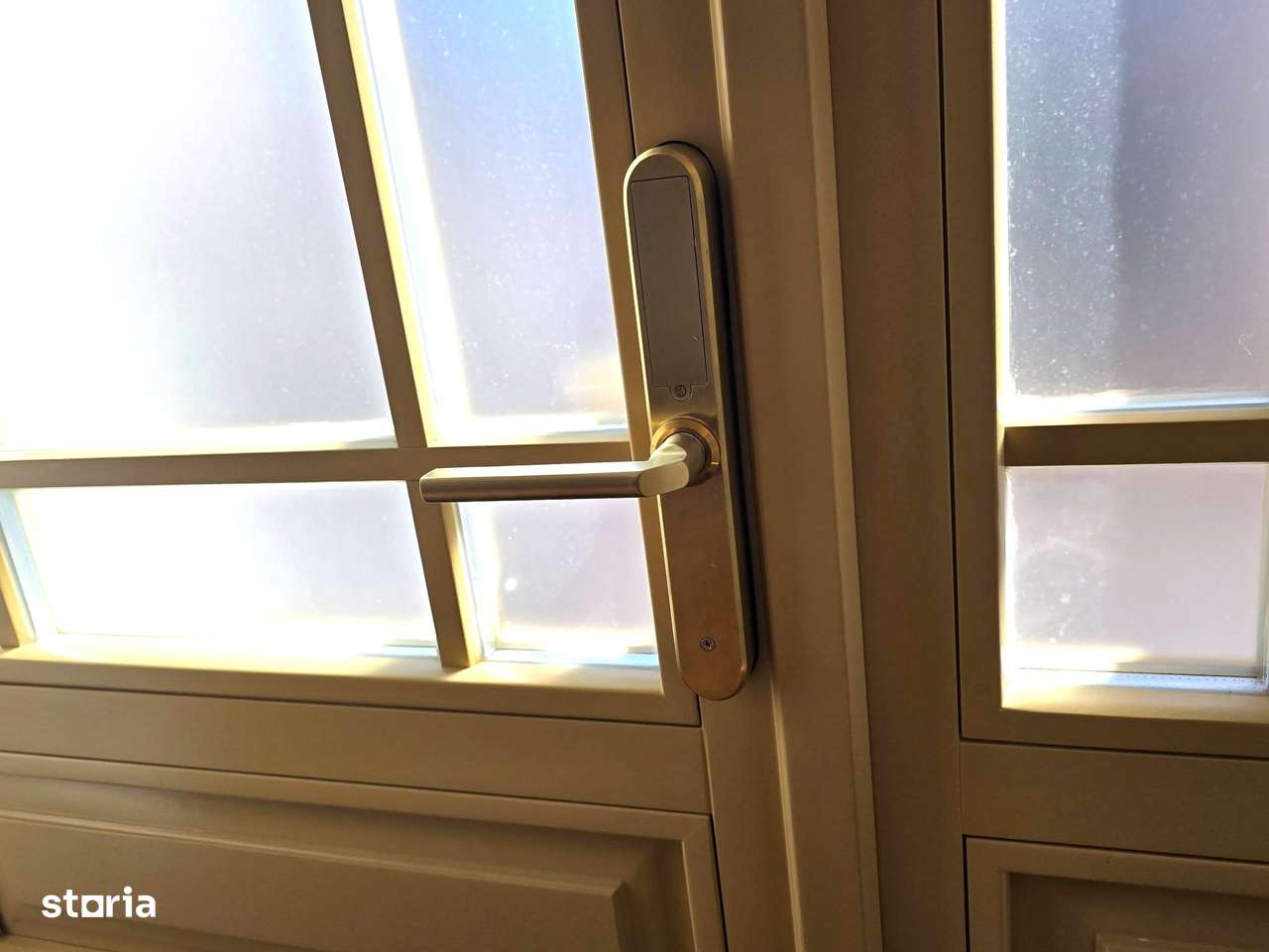 VINDEM APARTAMENT, O PROPRIETATE DEOSEBITĂ, ÎN INIMA ORADIEI-9