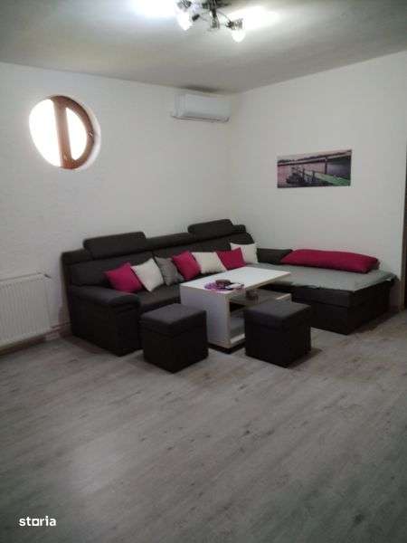 Casa de vânzare ... - Imagine principală: 5/8