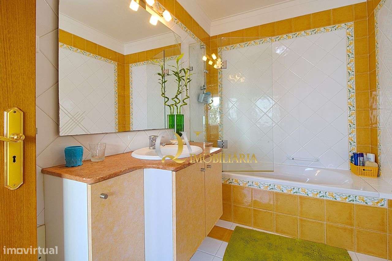 Excelente Moradia V4 para venda sita nos Jardins da Parede-47