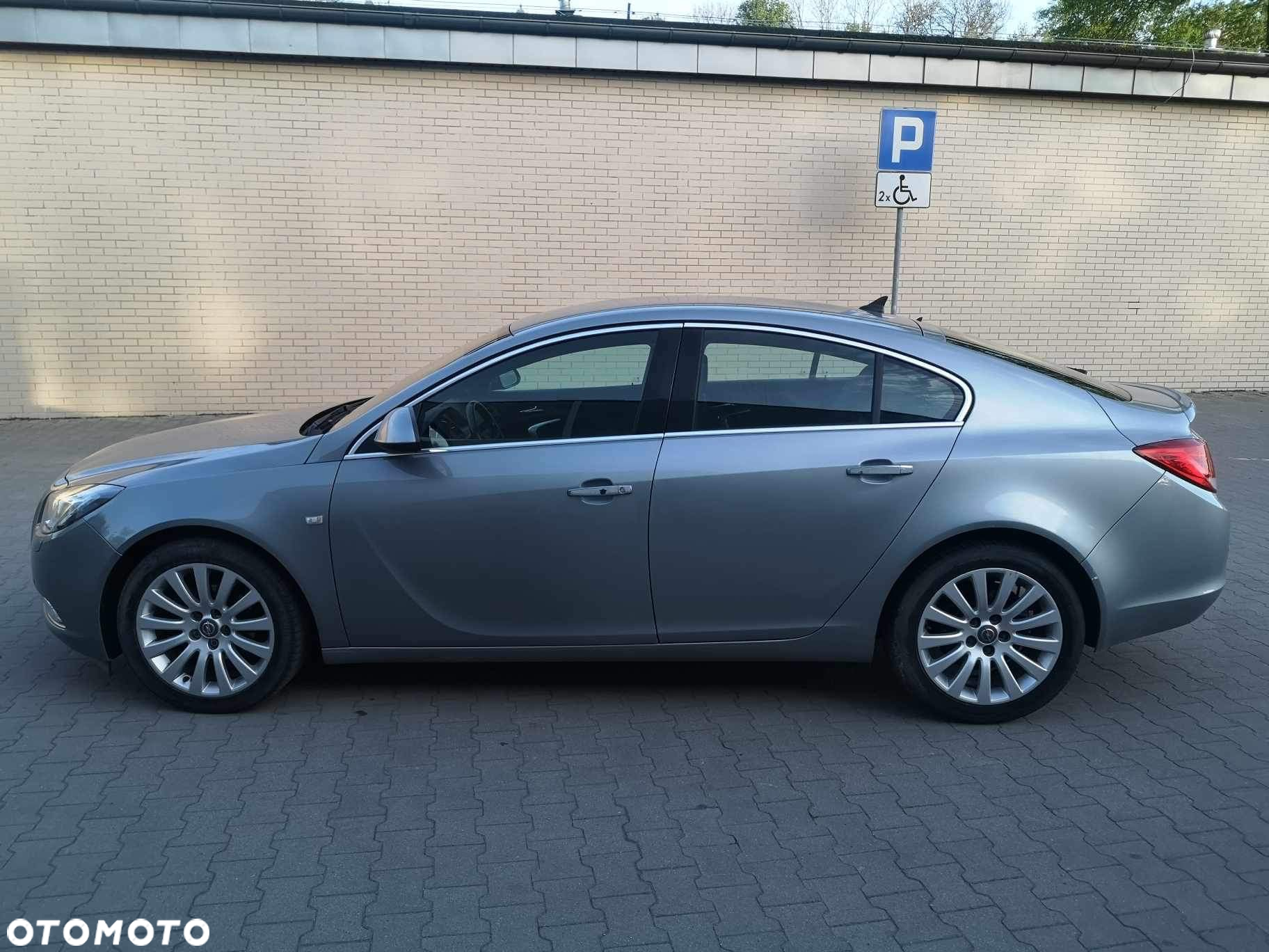 Opel Insignia 2.0 CDTI Cosmo - 11