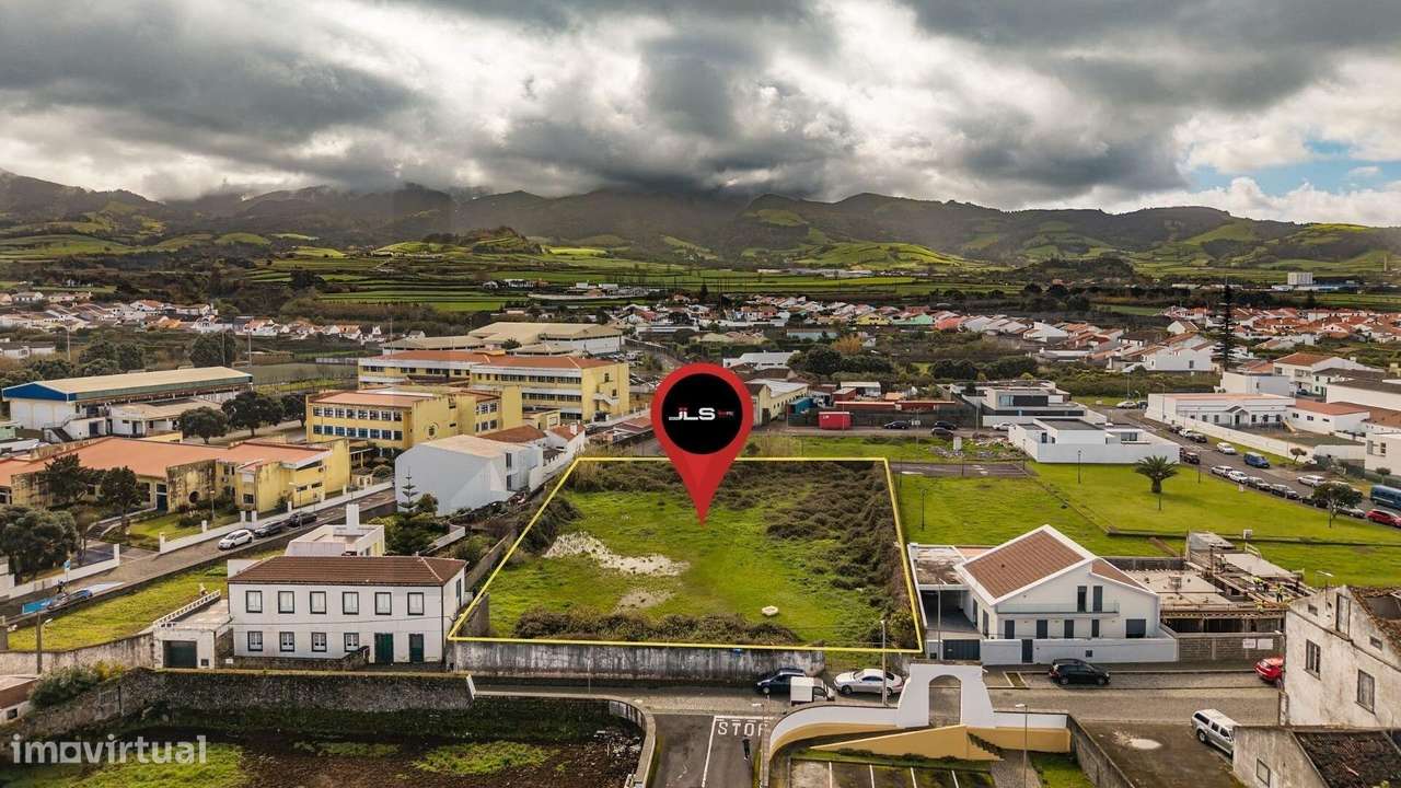 Terreno Urbano no Centro da Ribeira Grande com 3530 m2 - Grande imagem: 5/11