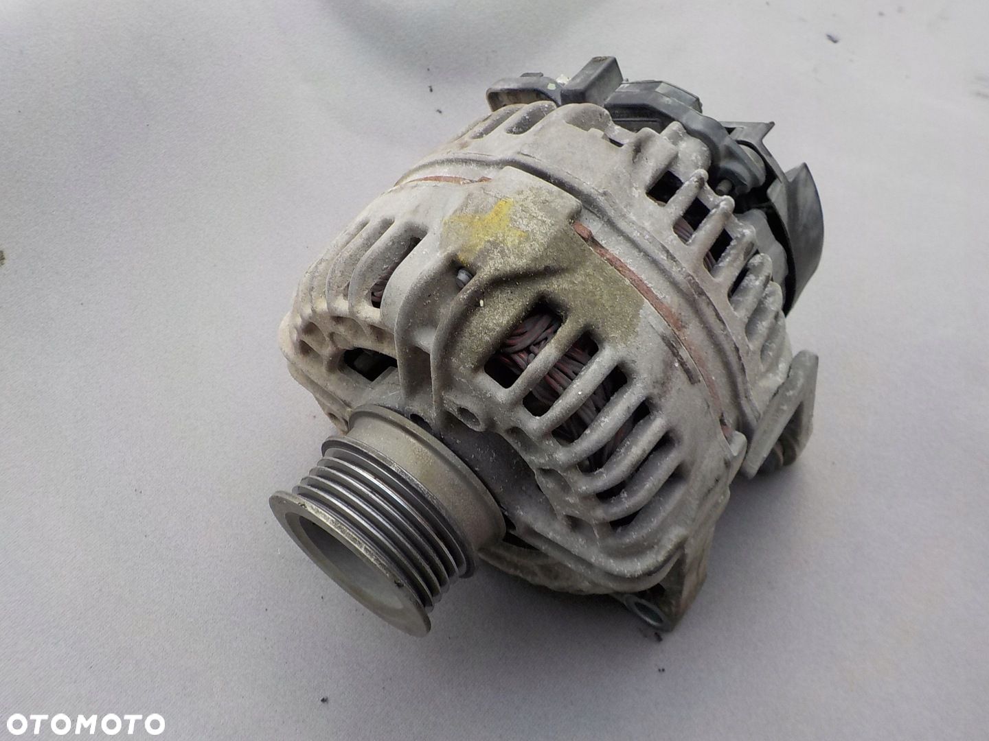 alternator opel astra H 1,6 16v 55556067 - 1