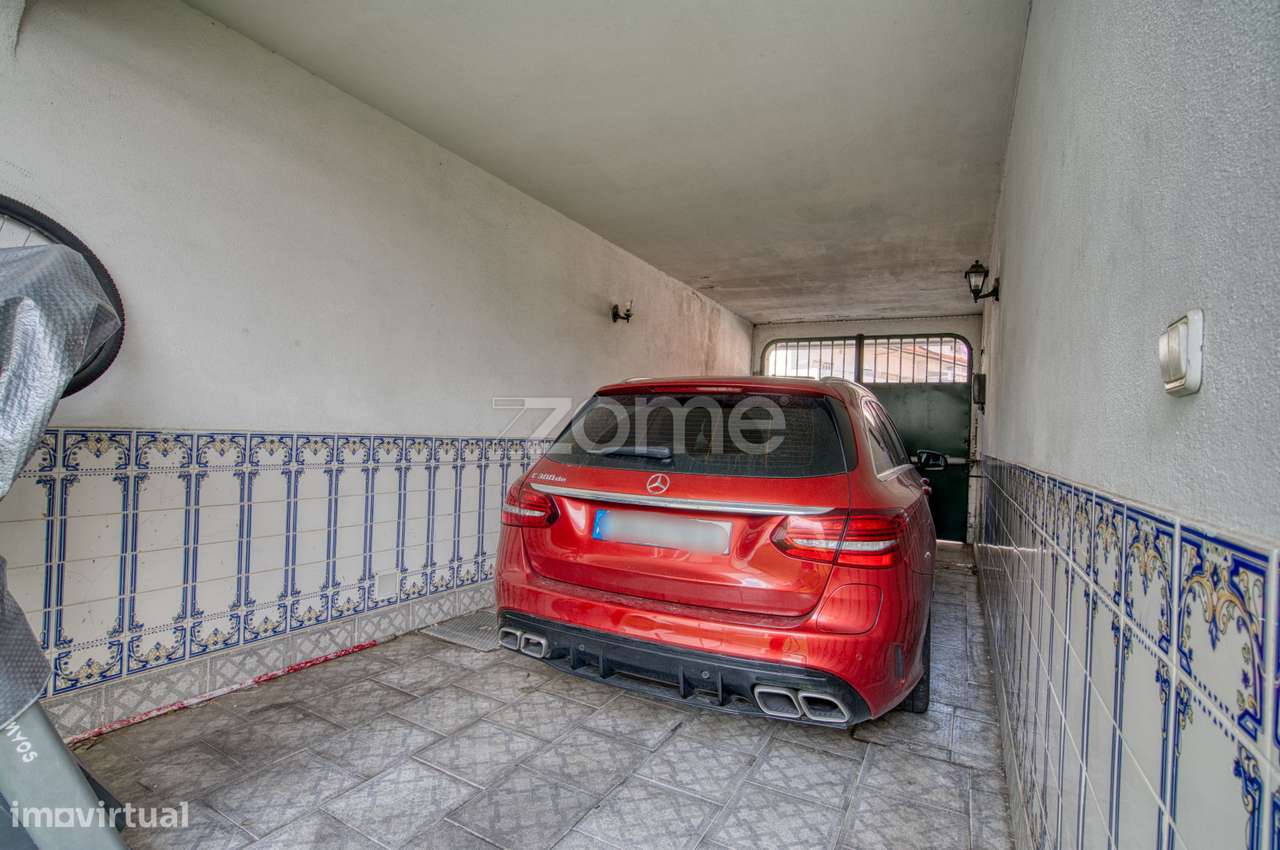 Moradia com terraço em Famões-17