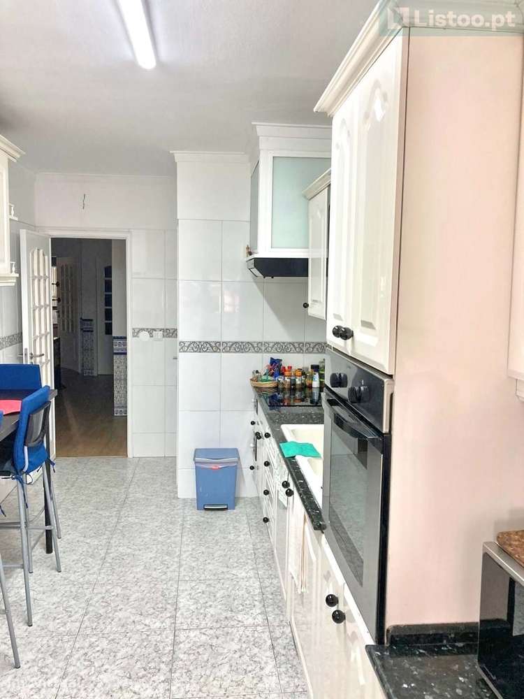 Apartamento T5 renovado e com terraço - Queluz-22