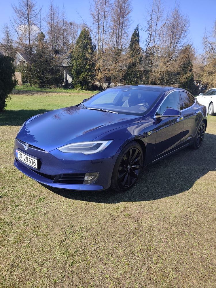 Tesla Model S 2017