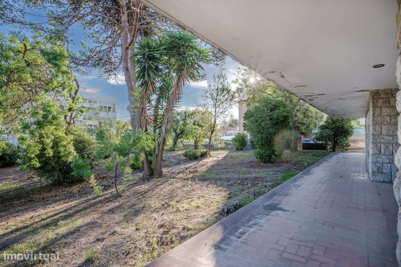 Moradia espaçosa em Carcavelos, junto à estação e à praia-9