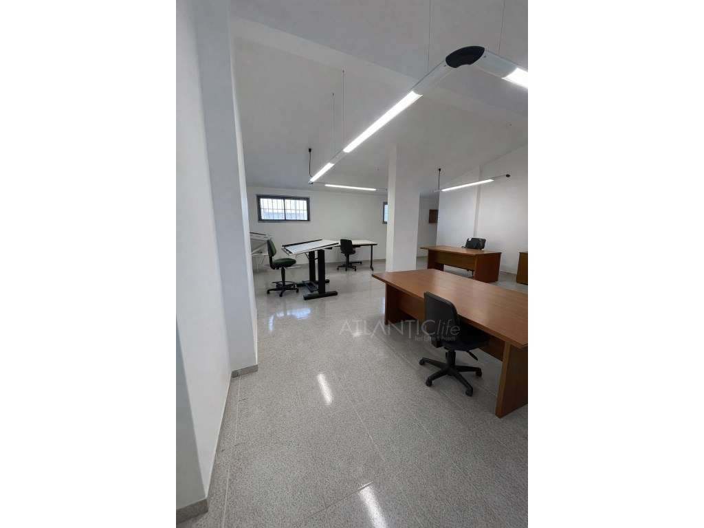 Escritório espaçoso em Idanha - Grande imagem: 2/6