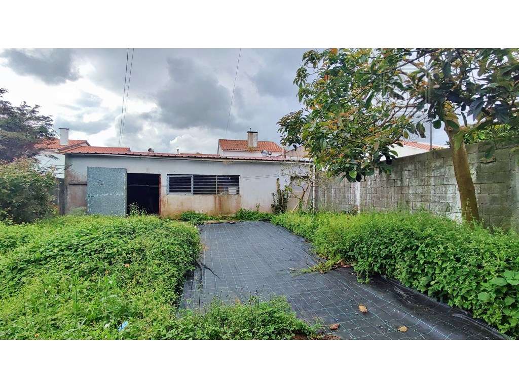VENDA de CASA - MORADIA com garagem, jardim e quintal - Pico da Ped...-55