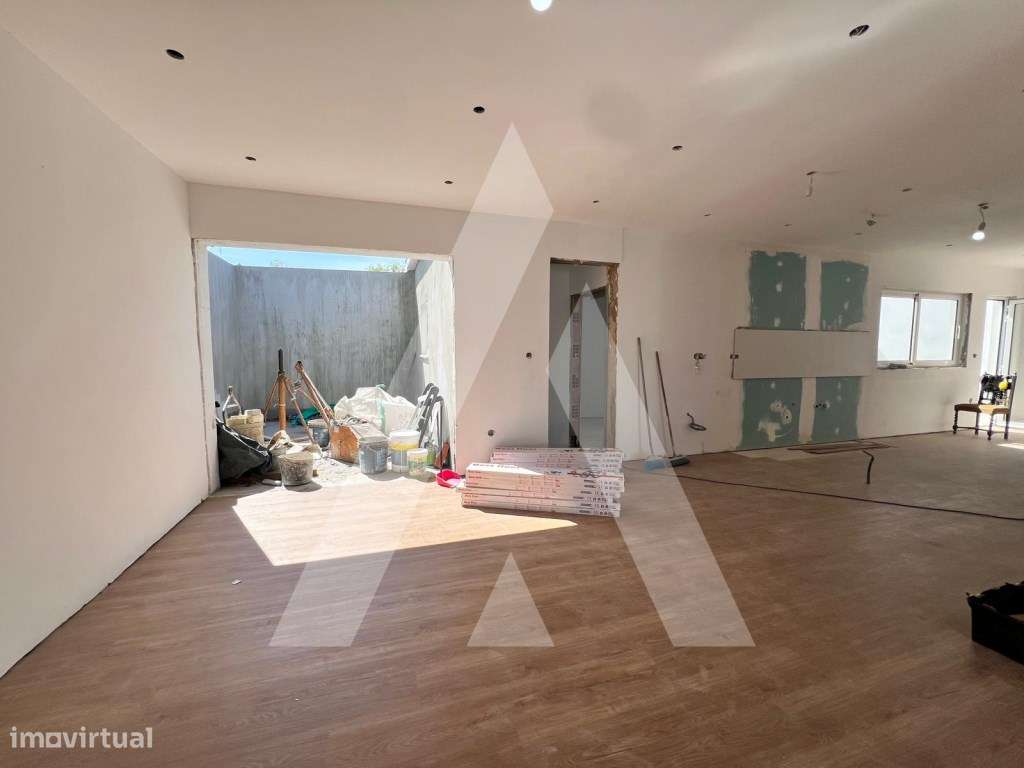 Moradia T3 totalmente remodelada - Esgueira, Aveiro - Grande imagem: 2/15