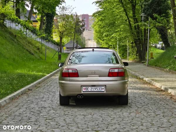 Opel Omega 3.0 Executive - 12