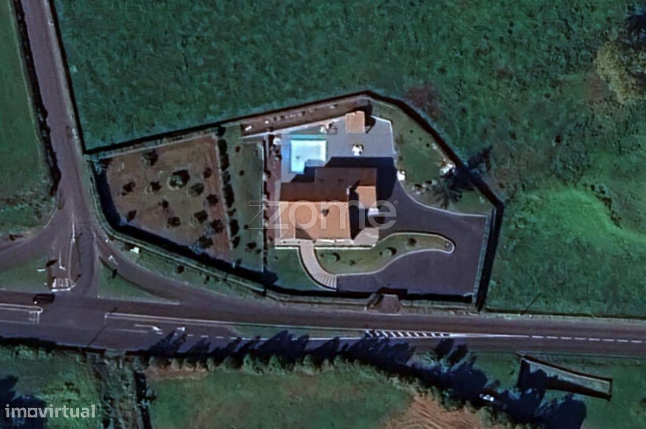 Vivenda T6 com Piscina - Pico da Pedra-44