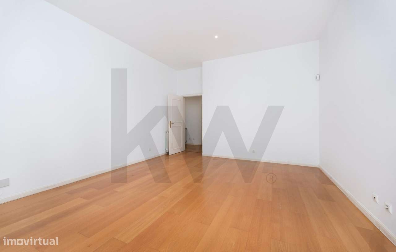 Apartamento T2 na Rua do Salitre 166, 1º andar,  garagem para 1 viatur - Grande imagem: 3/29