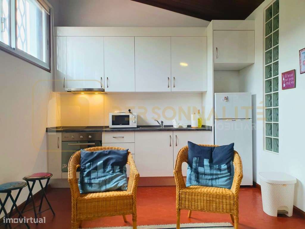 Apt. Duplex T4 + T3 c/ terraço e vistas sobre a Penha - Grande imagem: 4/12