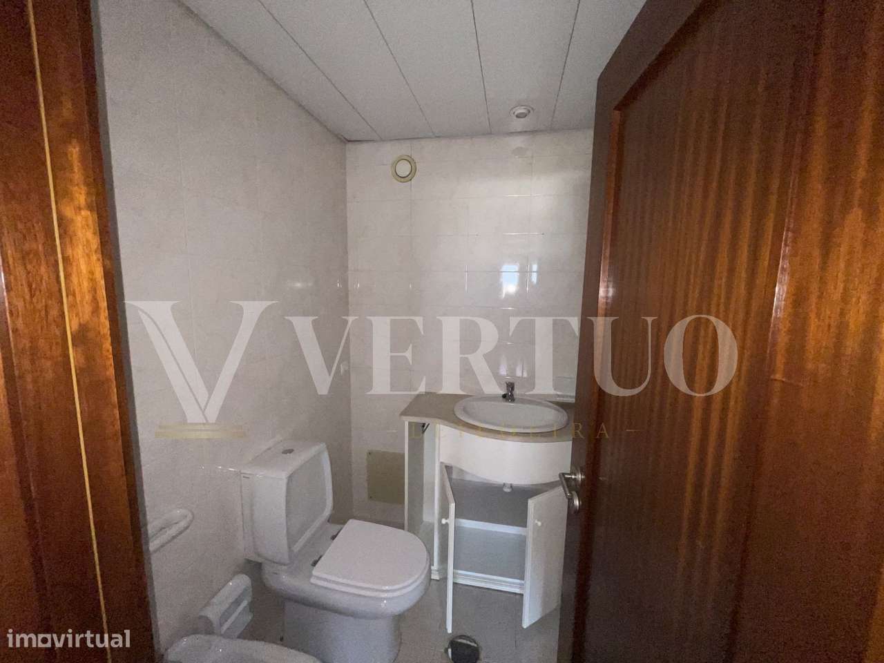 T4 em Moreira da Maia | 159 m² | 2 Garagens | Venda Judicial-31