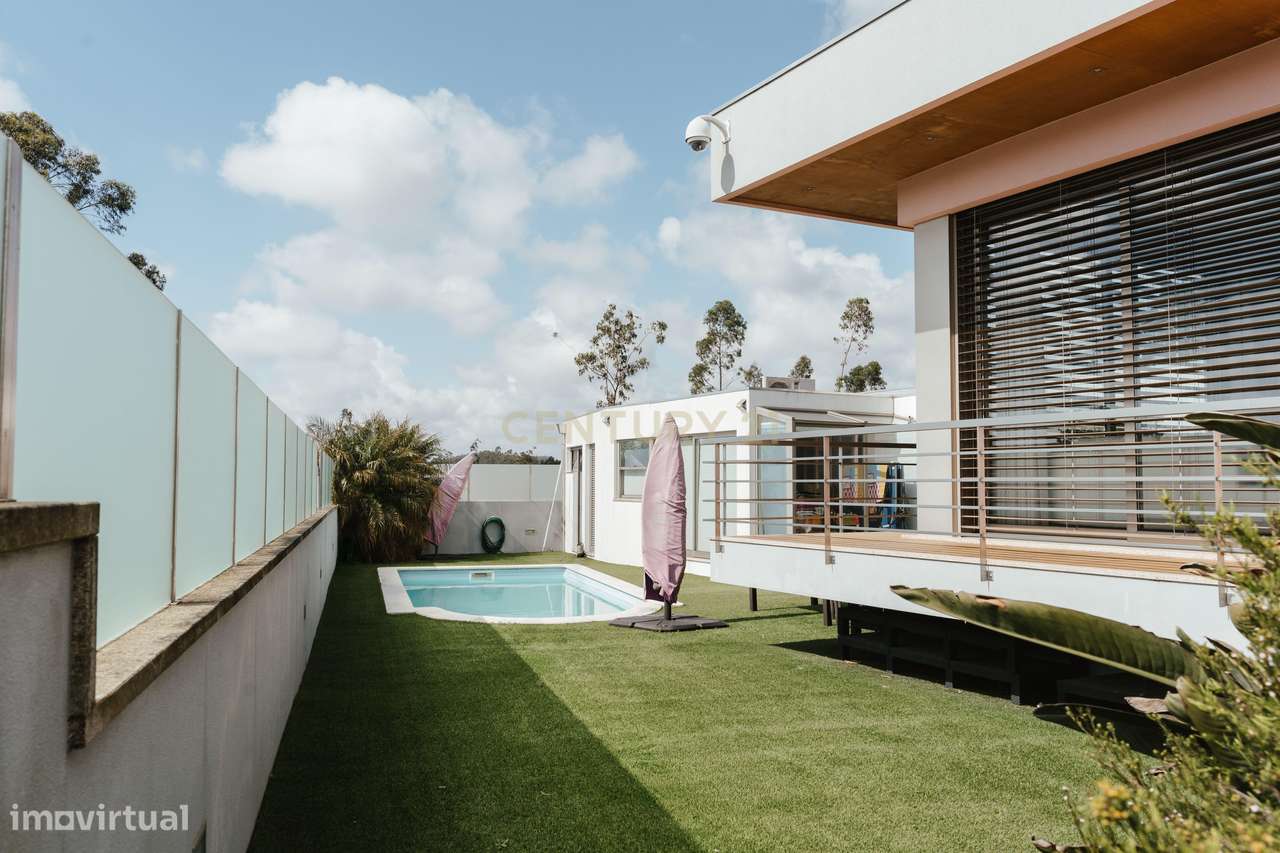 Moradia T3+1 com piscina - Sta. Maria da Feira - Grande imagem: 3/41