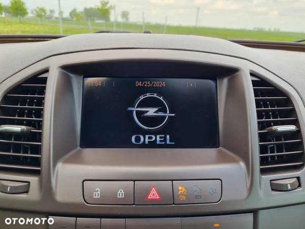 Opel Insignia - 22