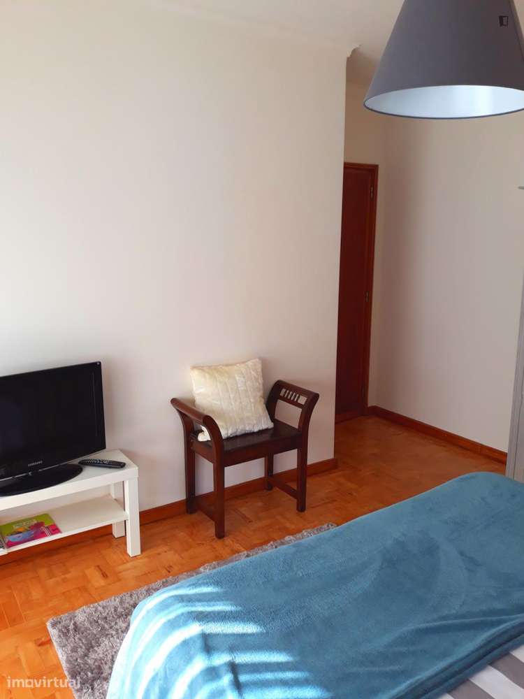 Quarto - localizado em Valongo Porto - Grande imagem: 5/10