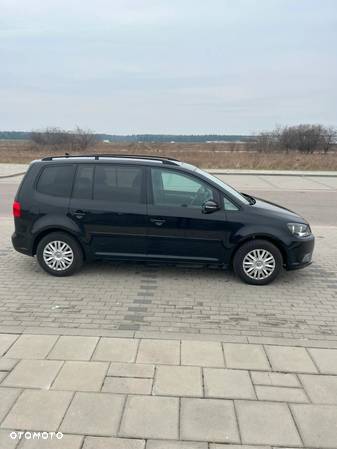 Volkswagen Touran 1.6 TDI DPF BlueMot Comfortline - 2