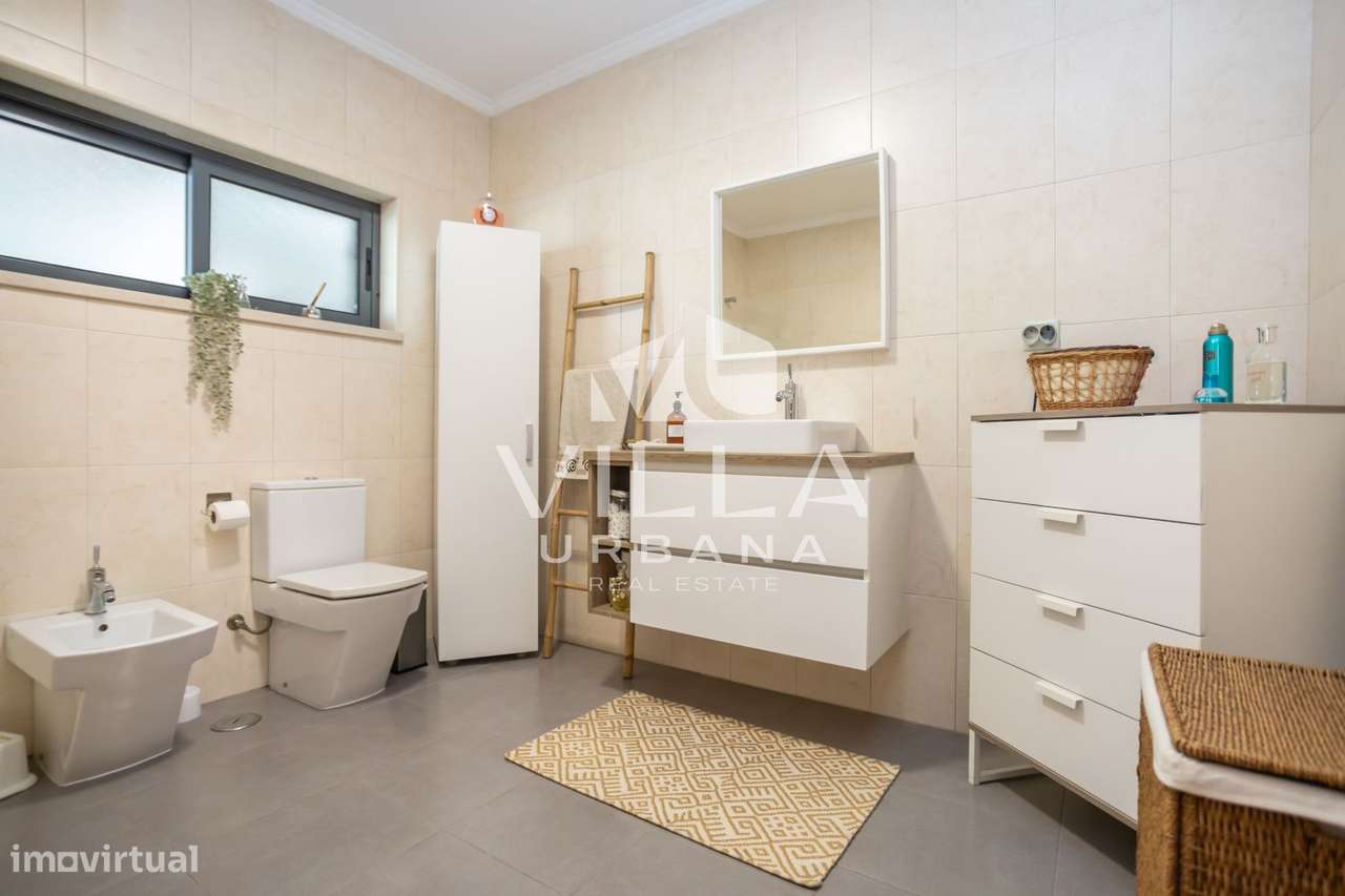 Moradia T3+1 Isolada com Jardim e Excelentes Áreas | Quinta do Anjo-28