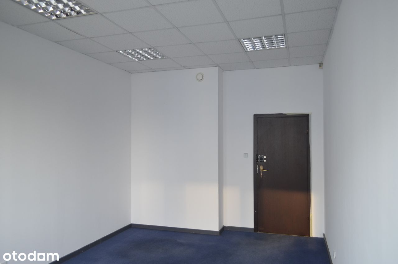 5 pokoi biurowych o metrażu po około 20-25 m2