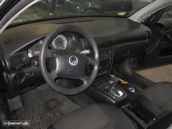 VW Passat Variant 1.9 TDI 130cv 2002 para peças - 5