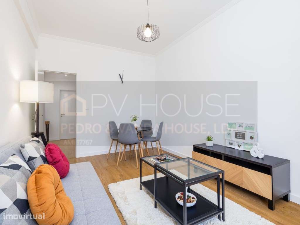 Apartamento T2 Benfica Rua Drº João de Barros nº25 r/c dt-15