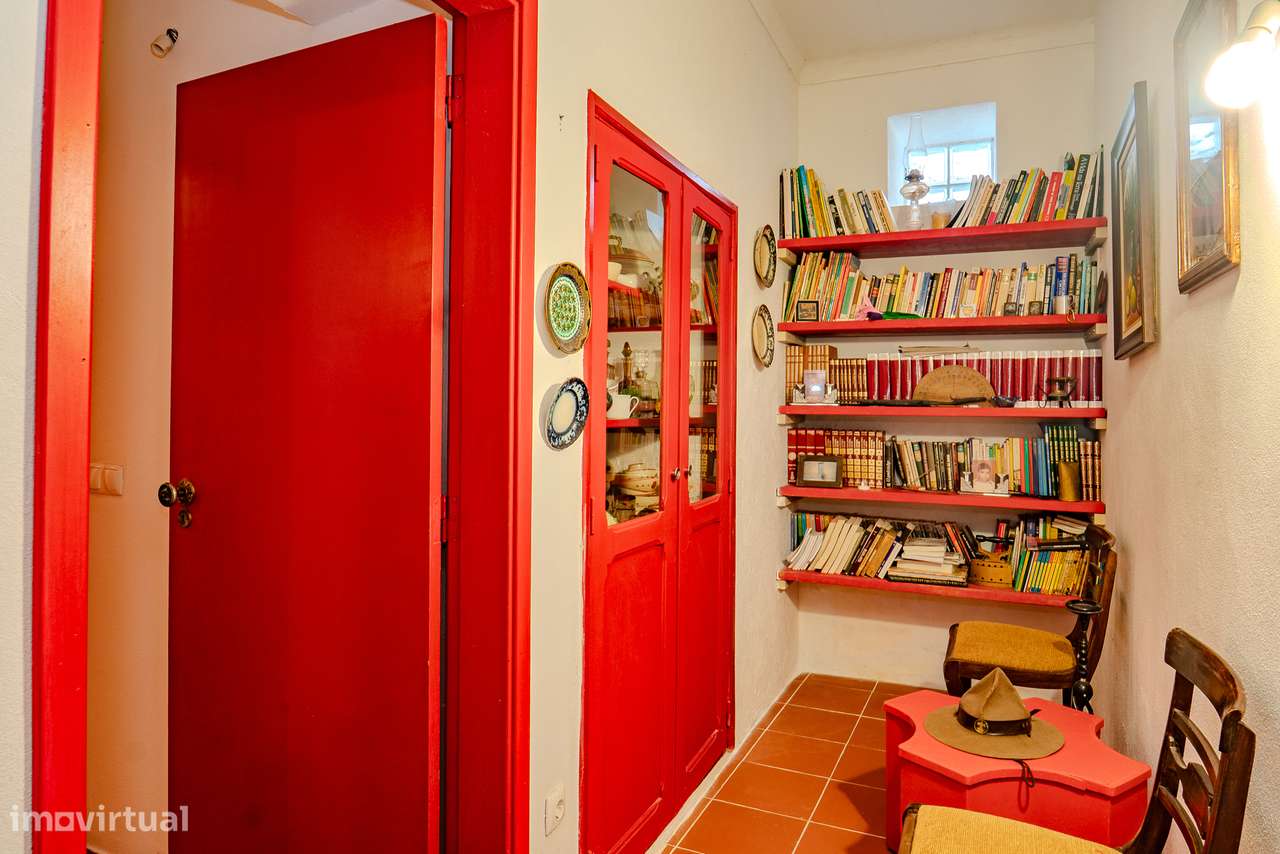 CASA COM QUINTAL | PARA VENDA | FALCOEIRAS-23