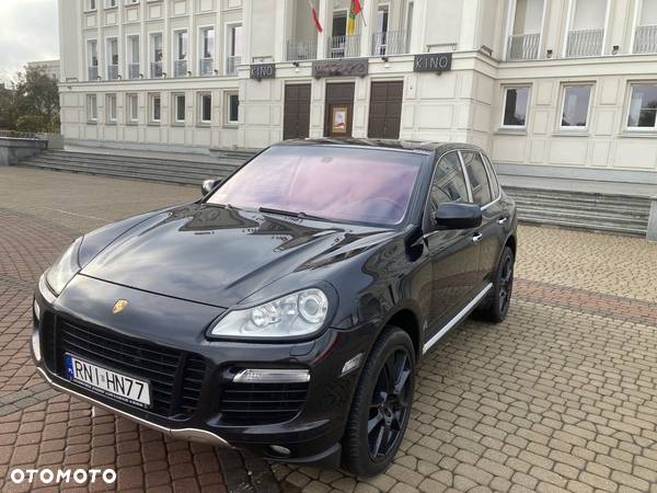 Porsche Cayenne Turbo - 18