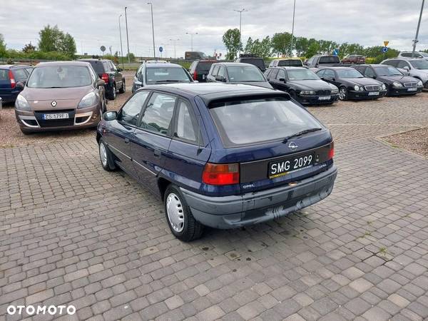 Opel Astra 1.4 GL - 19