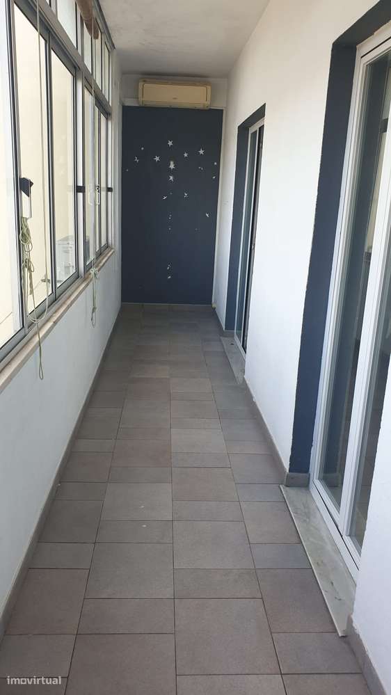 Apartamento T4 com varanda - Grande imagem: 5/17