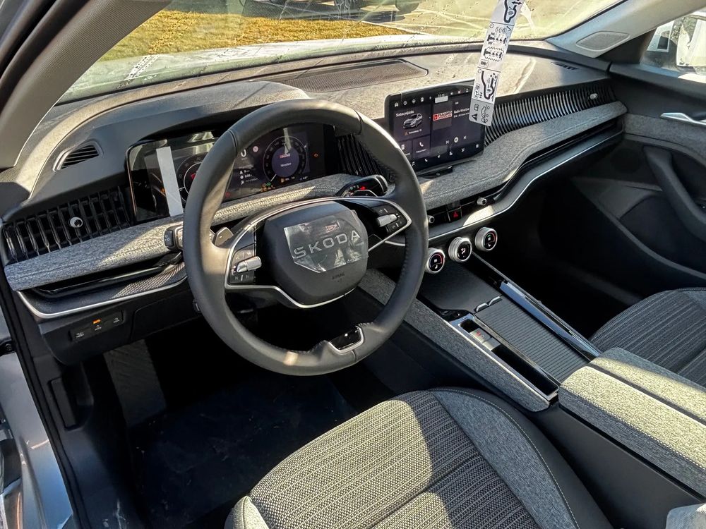 SKODA SUPERB Škoda Superb Combi Edition 130 2,0 TDI 193 KM 7-biegowa DSG 4x4