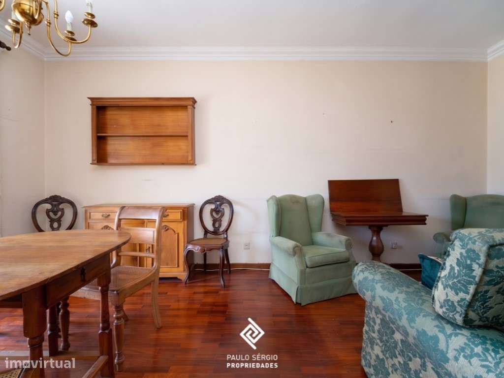 Apartamento T2+1 no Porto-9
