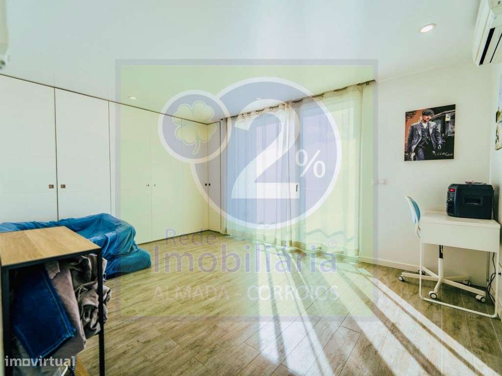 Moradia de luxo, bem localizada-8