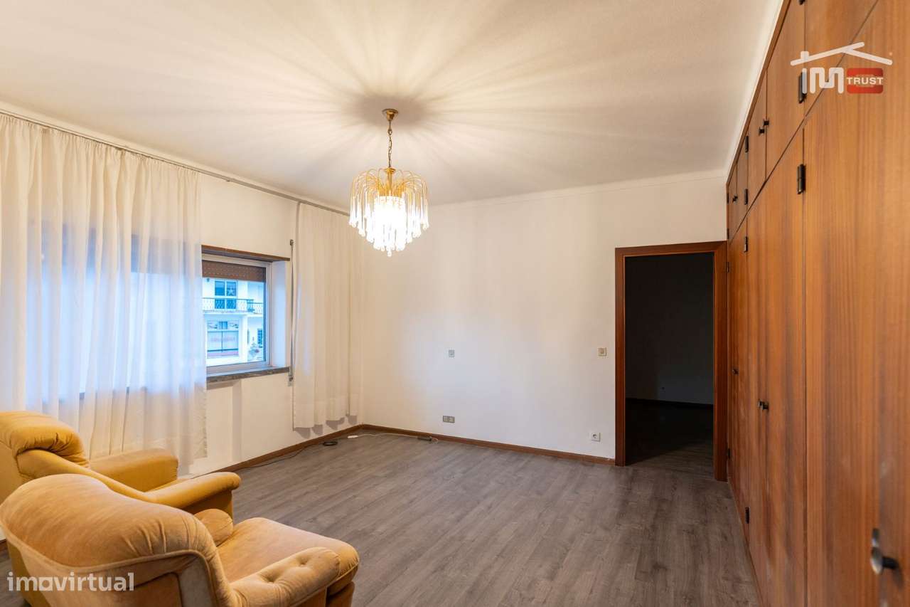 Apartamento, para arrendamento, Batalha - S. Mamede - Grande imagem: 2/13