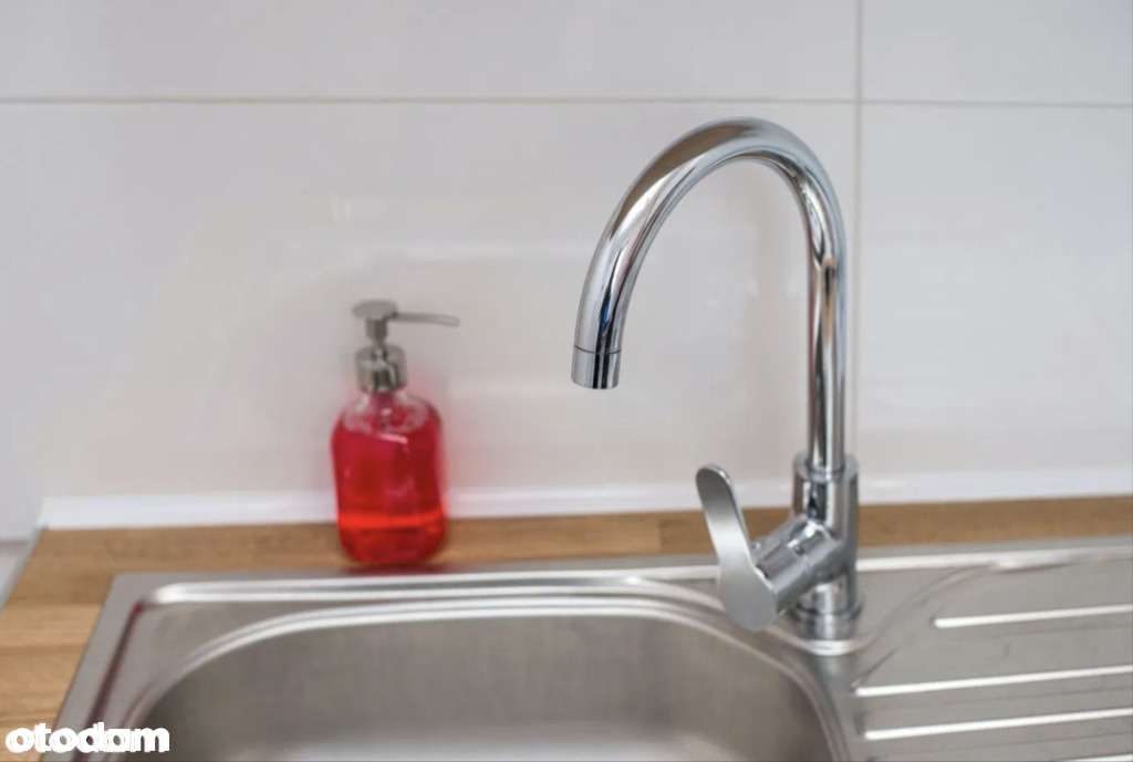 KAWALERKA Z BALKONEM, PIWNICĄ, DO WEJŚCIA-8