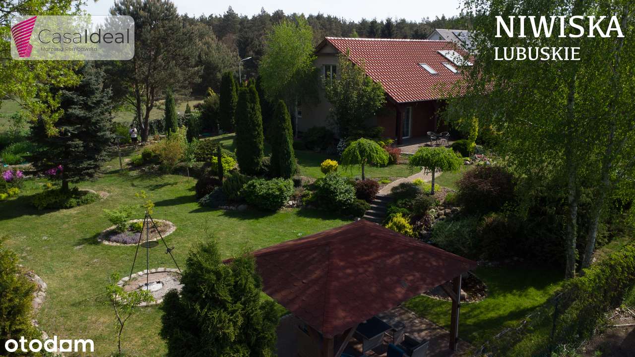 Na sprzedaż, przestronny dom z ogrodem i garażem !-19